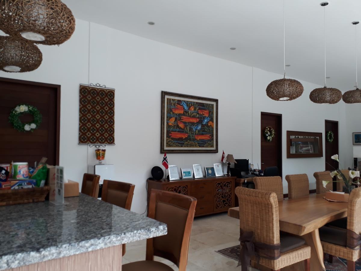 Narvik Villa Lombok Exterior photo